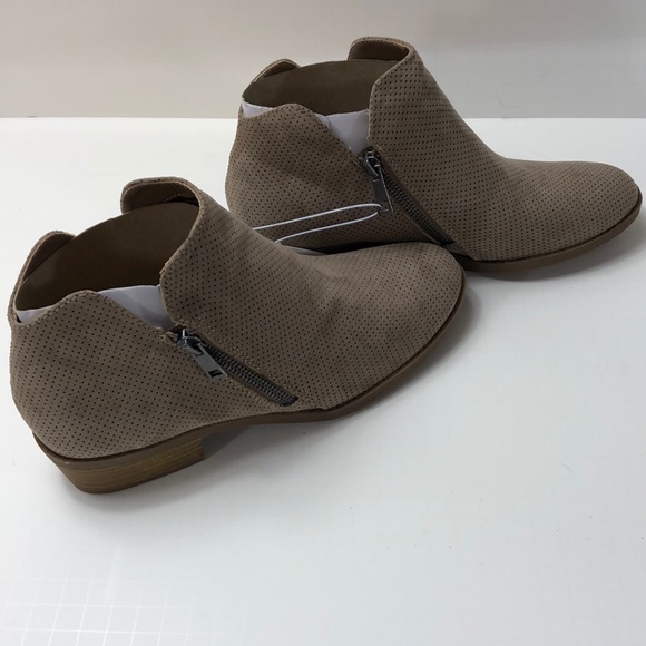 Unique Thread Zip Up Ankle Boots NWTs var sizes - Picture 2 of 6